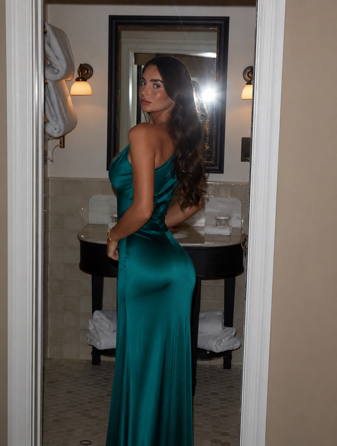 Green satin dress 🤍