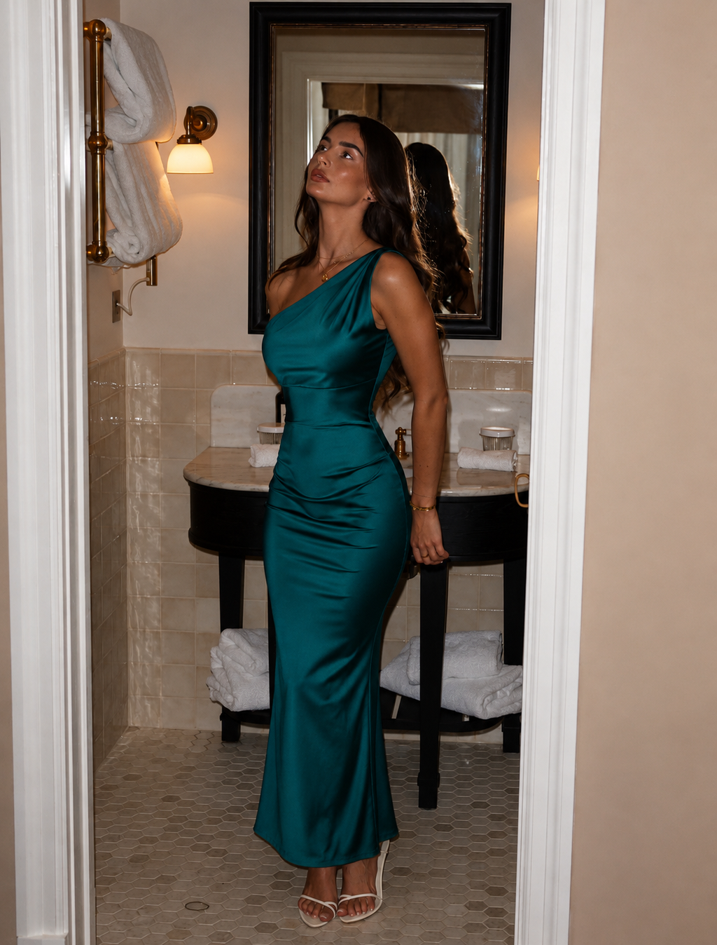 Green satin dress 🤍